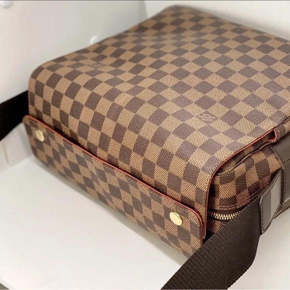 Authentic Louis Vuitton Damier Ebene Crossbody - Picture 9 of 15